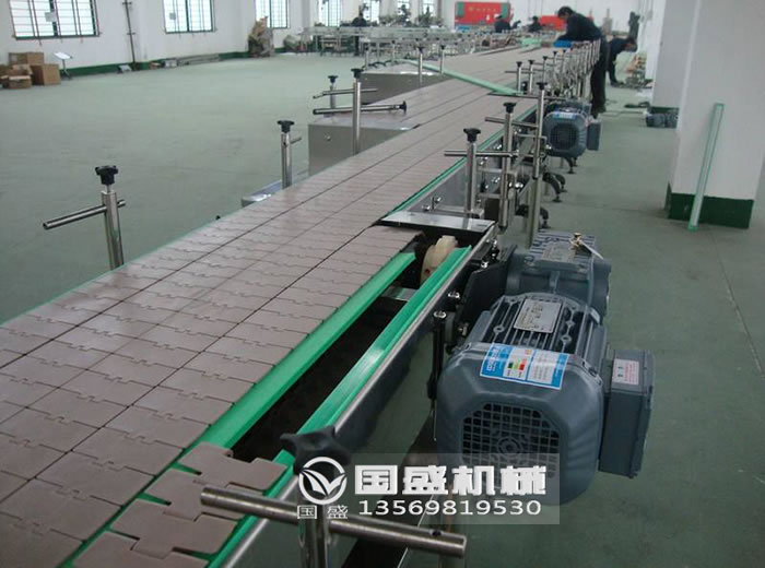 轉(zhuǎn)彎餅干冷卻鏈板輸送機(jī)