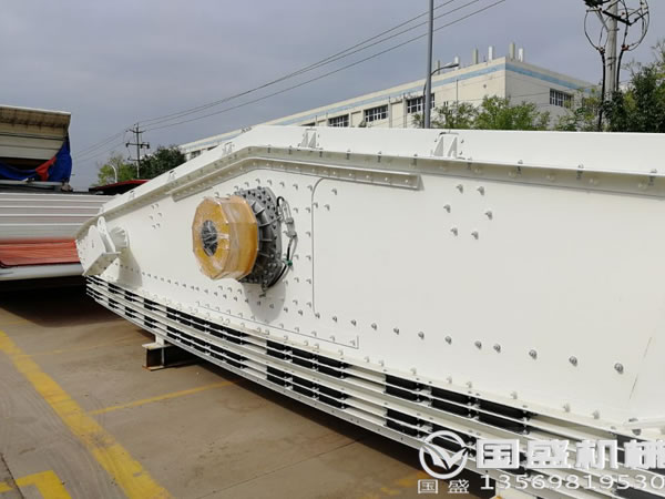 直線香蕉型弛張篩